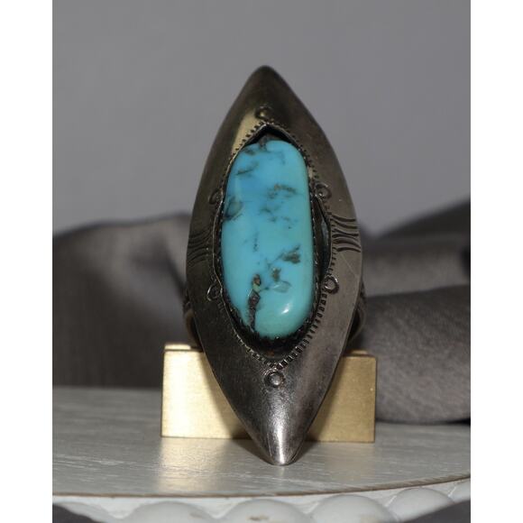 Native American Jewelry - Vintage Navajo Sterling E Turquoise Ring 10.89G / Sz 8